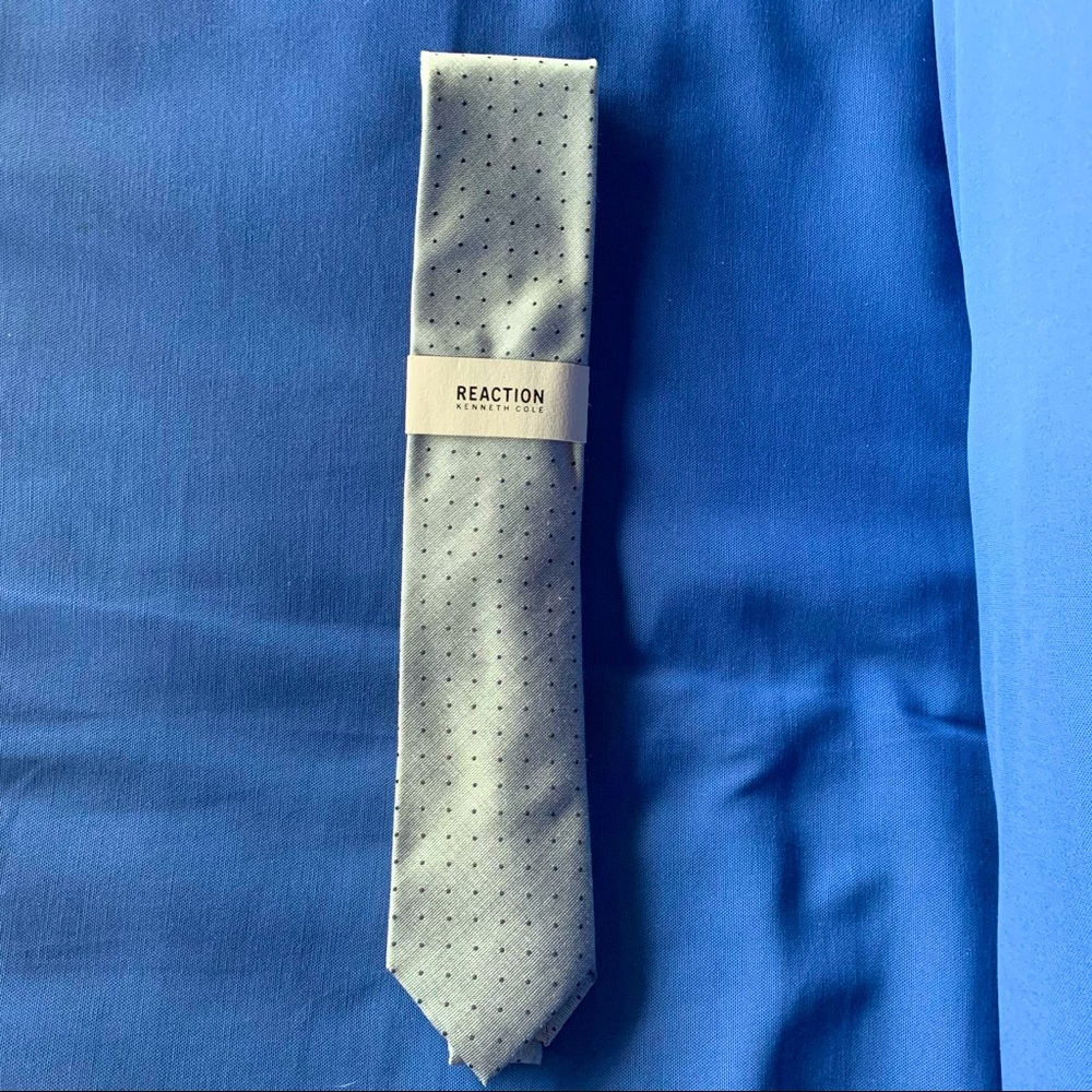 Kenneth Cole “Hazy” Classic Dot Tie (NWT)